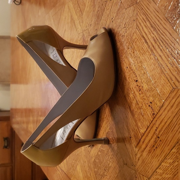 Beige Leather Peep-toe Heels - Picture 5 of 9